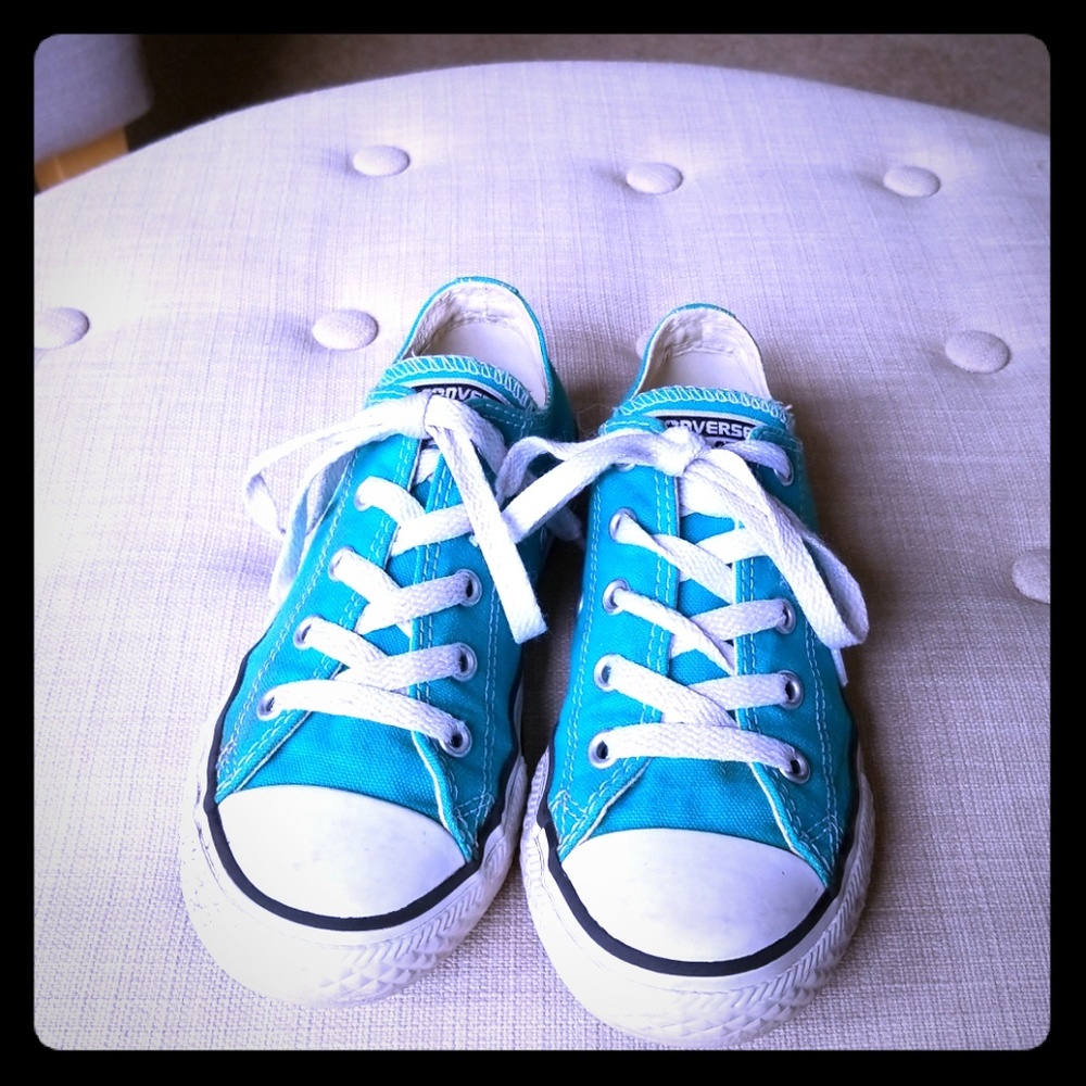 Children converse